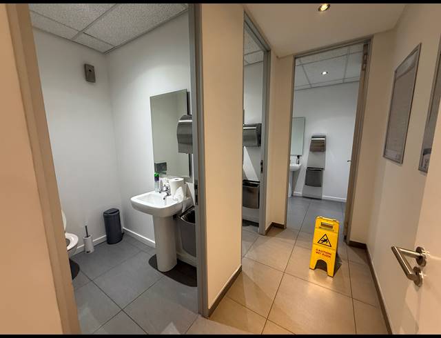 251M² OFFICE TO LET IN ROSEBANK